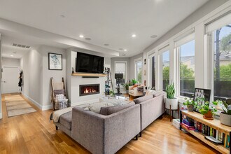 275 Old Colony Ave, Unit Unit 2 in Boston, MA - Building Photo - Building Photo