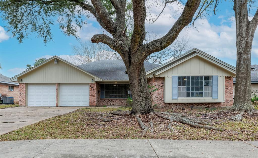 1931 Seakale Ln in Houston, TX - Building Photo