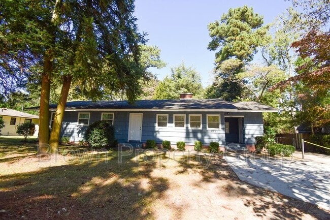 property at 3022 Cliffdale Rd