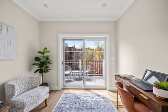 301 Maverick St, Unit 1 in Boston, MA - Building Photo - Building Photo