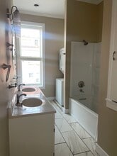 48 Castle St, Unit 3a in Geneva, NY - Foto de edificio - Building Photo