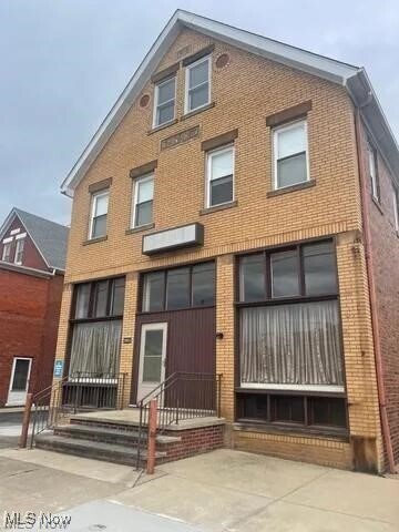 29522 Euclid Ave in Wickliffe, OH - Foto de edificio