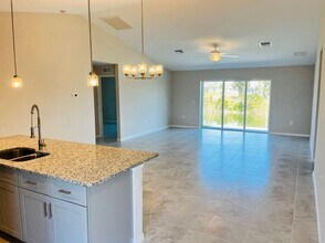 2909 NE 1st Ave in Cape Coral, FL - Building Photo - Building Photo