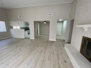 10426 Towneview Dr in Sugar Land, TX - Building Photo - Building Photo