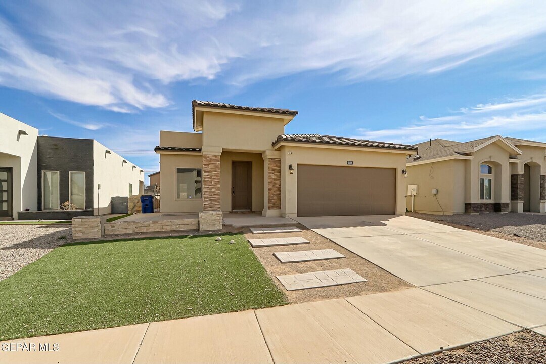 3128 Randall Joseph St in El Paso, TX - Building Photo