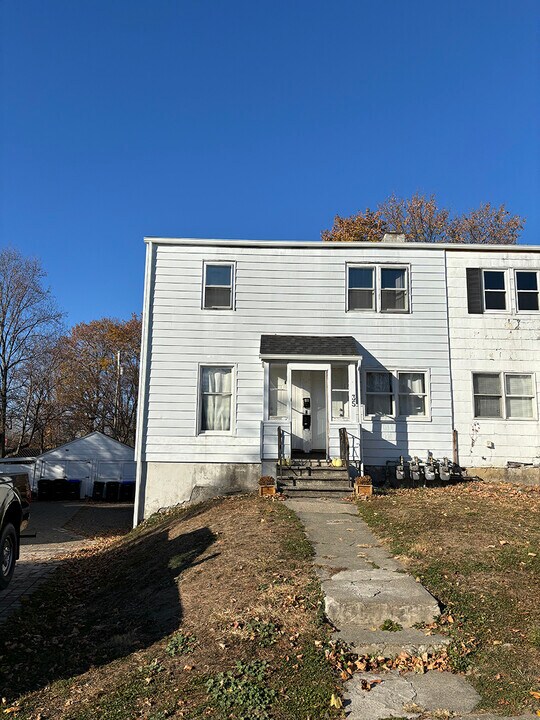 35 Vernon Terrace in Poughkeepsie, NY - Building Photo
