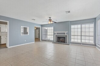 3343 Chimney Pl Dr in Waco, TX - Building Photo - Building Photo