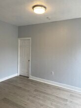 813 W 43rd St in Los Angeles, CA - Building Photo - Building Photo