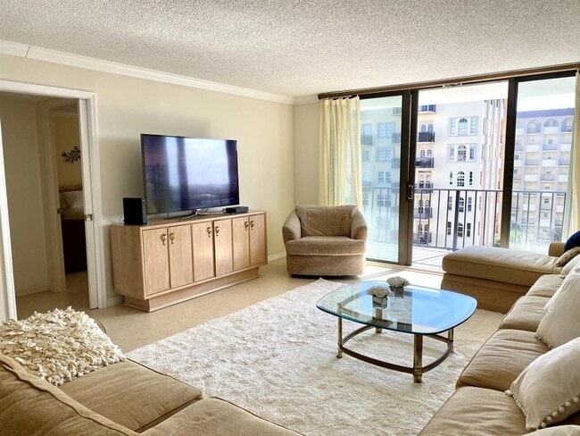 3460 S Ocean Blvd, Unit 608 in Palm Beach, FL - Foto de edificio - Building Photo