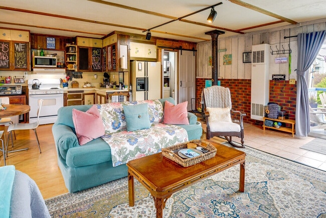 property at 4880 Railroad Ave