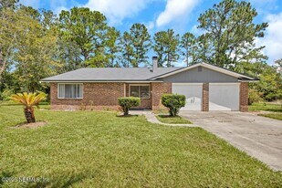 1215 Bluehill Dr N in Jacksonville, FL - Building Photo