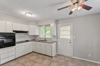 6401 120th Terrace in Grandview, MO - Building Photo - Building Photo