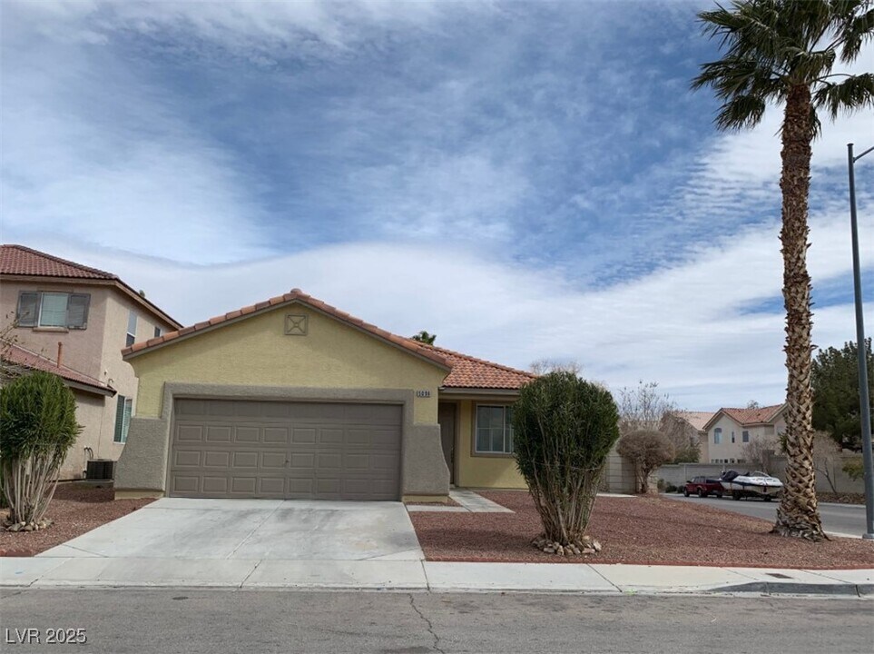 5096 Shadow Valley St in Las Vegas, NV - Building Photo