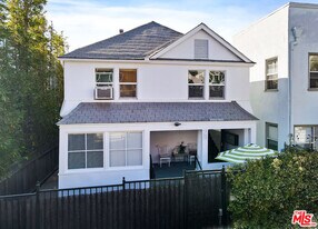 29 Brooks Ave in Los Angeles, CA - Building Photo