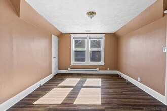 737 Laurel Ave in Bridgeport, CT - Building Photo - Building Photo
