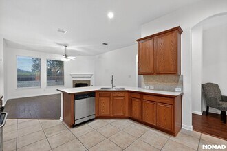 1020 Fair Oaks Dr in Grand Prairie, TX - Foto de edificio - Building Photo