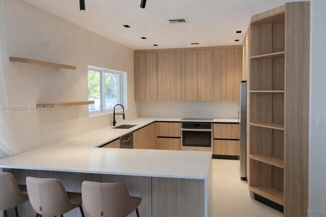 5204 SW 159th Ct in Miami, FL - Building Photo - Building Photo