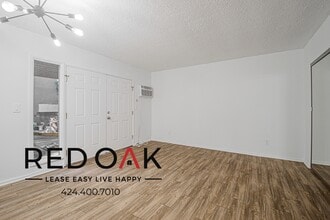 1800 W Glencrest Ave in Anaheim, CA - Foto de edificio - Building Photo