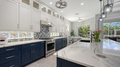 9000 Willow Brook Dr in Sarasota, FL - Building Photo - Building Photo