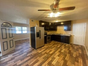 917 Johnson St in Raeford, NC - Building Photo - Building Photo