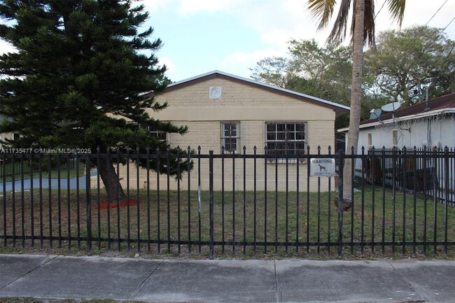 1531 NW 84th St in Miami, FL - Building Photo - Building Photo