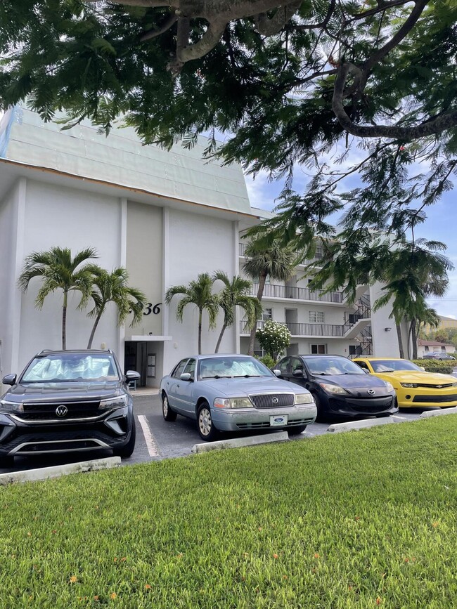 property at 2936 Lake Shore Dr