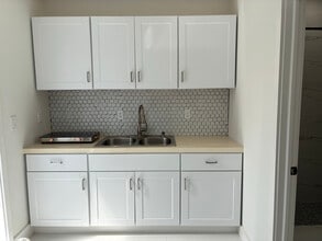 19531 NW 58th Ave in Hialeah, FL - Building Photo - Building Photo