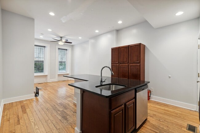 1703 W Montgomery Ave