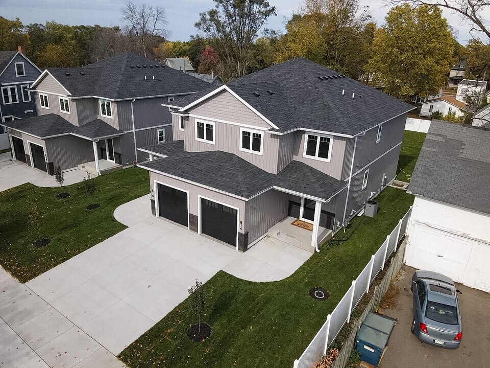 614 6th St NW in Faribault, MN - Building Photo