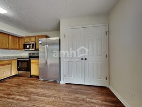 781 Ackerly Dr in Independence, KY - Foto de edificio - Building Photo