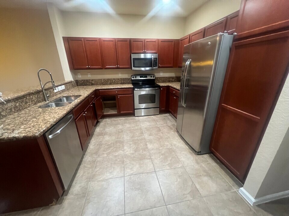 3236 NW 31st Ter in Lauderdale Lakes, FL - Foto de edificio