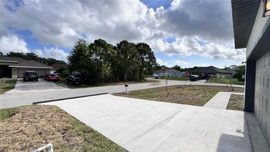 1294 San Matio St in Palm Bay, FL - Foto de edificio - Building Photo