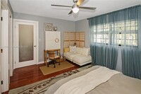 1250 Lincoln Rd, Unit 210 in Miami Beach, FL - Building Photo - Building Photo