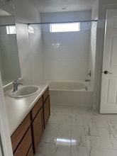 14043 Chardonnay Way in Riverton, UT - Foto de edificio - Building Photo