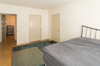 5744 N Winthrop Ave in Chicago, IL - Building Photo - Building Photo