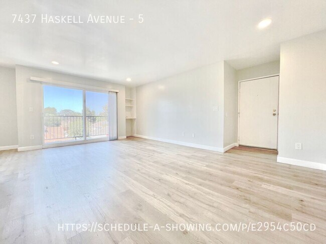 7437 Haskell Ave in Los Angeles, CA - Building Photo - Building Photo