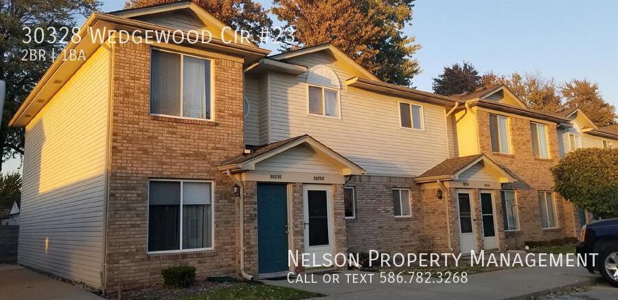 30328 Wedgewood cr in Roseville, MI - Building Photo