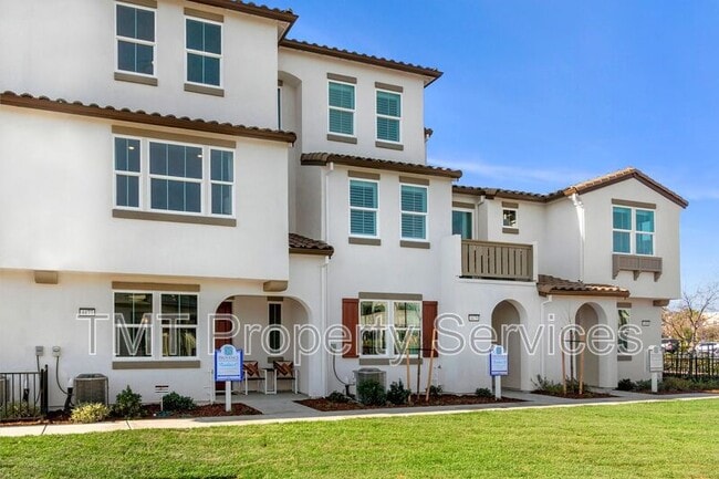 2957 Nimes Ln in Sacramento, CA - Building Photo - Building Photo