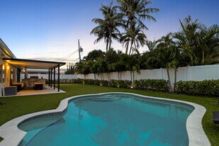 2862 NE 35th Ct in Lighthouse Point, FL - Building Photo