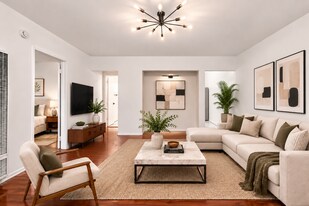 10926 Hortense St in Los Angeles, CA - Building Photo