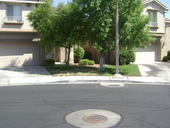 10854 Mallorca Ave in Las Vegas, NV - Building Photo - Building Photo