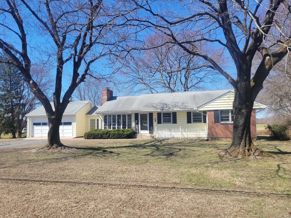 525 Main St in South Windsor, CT - Building Photo