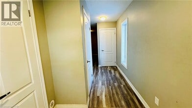 420 Linden Dr in Cambridge, ON - Building Photo - Building Photo