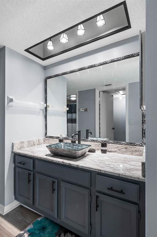 609 Lively Dr in Sun City Center, FL - Building Photo - Building Photo