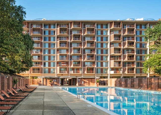 Capitol Park Plaza And Twins in Washington, DC - Foto de edificio - Building Photo