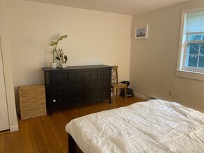 1 Colonial Village Dr in Arlington, MA - Foto de edificio - Building Photo