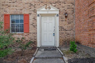 2030 Plantation Dr in Conroe, TX - Building Photo - Building Photo