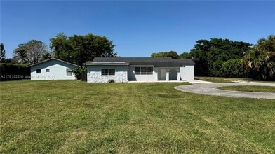 12301 SW 47th St in Miami, FL - Building Photo - Building Photo