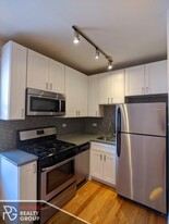 2423 N Kedzie Blvd, Unit 206 Apartments