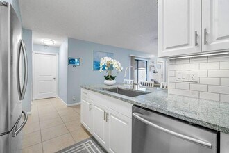 1106 Hyacinth Pl in Wellington, FL - Building Photo - Building Photo